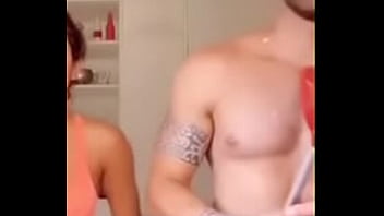 Preview 2 of World Porn Video - NETTO EX FAZENDEIRO RECORD com a mala marcada no short