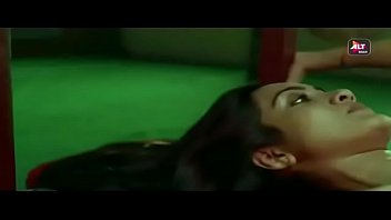 Preview 4 of Rus Sister Tecavuz - GandiiBaat S05 E02 Teen girl fucking in gym