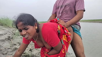 Preview 3 of Xxx Videos 2028 - Bangladeshi Bowdi With Her Boyfriend in an Open Place