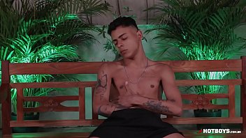 Preview 1 of Xxxss - Chupando Pau Gigante HOTBOYS
