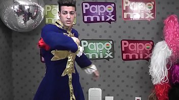 Preview 2 of Gural Dog Sex Fucing - Gogoboy Michell Santos no PapoMix - Exibido em junho de 2016