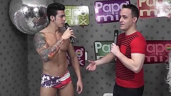 Preview 4 of Gural Dog Sex Fucing - Gogoboy Michell Santos no PapoMix - Exibido em junho de 2016