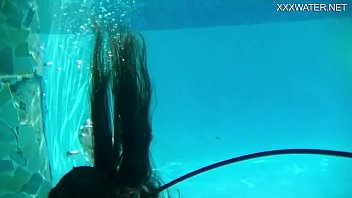 Preview 3 of Sunny Leone Bresat Sucking - Nora Shmandora underwater dildo action