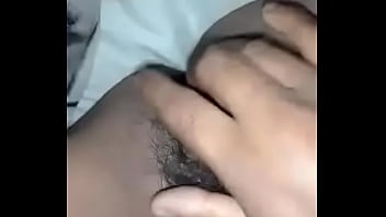 Preview 4 of Hindi Ka Sexy - Mi amiga se toca para mi