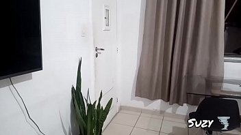 Preview 1 of Anal Bangbroscom - Levei um amigo para v&ecirc_ o apartamento e o convenci de comprar fudendo