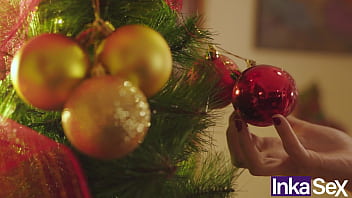 Preview 1 of Carly Rae Fake Taxy - Grinch y Victoria Camargo ensucian la navidad y follan por el ano.