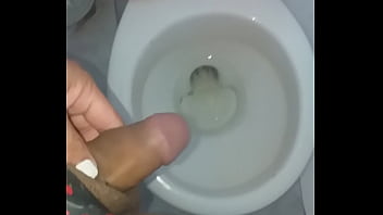Preview 4 of Forced Culkold - Pra quem gosta de uma mijada gostosa