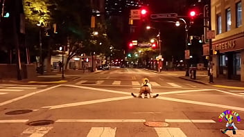 Preview 4 of Hq Porn Aktif - Clown gets dick sucked in middle of the street