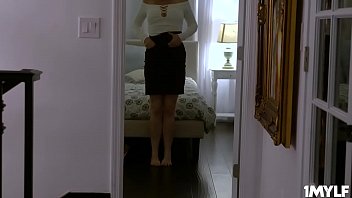 Preview 1 of Lifts Man - Stud plows Sovereing Syres milf pussy and makes her pussy drips jucies