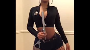 Preview 4 of Job Gibi Yarak - Morena gostosa de shortinho police woman fetish