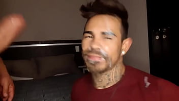 Preview 4 of Lesbien Lovers - HETERO MISTERIOSO ME COLOCOU PRA MAMAR NO SIGILO