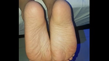 Preview 3 of Fidelity 33 - Me vengo en sus pies