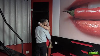 Preview 1 of Am Emmek - Kamila Gomes leva ferro da rola gigante do Big Bambu e nem faz careta