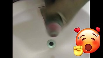 Preview 3 of Husband Sun - AQUELA PUNHETA COM GOZADA NA PIA DO BANHEIRO