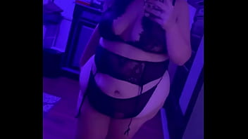 Preview 1 of Sunny Lanes - RT if this curvy Goddess can your face