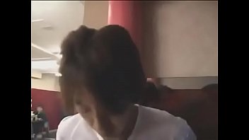 Preview 1 of Video De Josie Model - Ninfetinha japonesa se excita ao ver volume