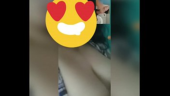 Preview 1 of Girl Col - Madurita infiel ense&ntilde_a  grandes tetas por videollamada
