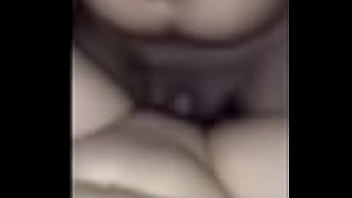 Preview 1 of Bust Womens - En el carro