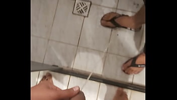 Preview 2 of Cremy Pusy - Mijando no p&eacute_