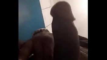 Preview 4 of Hindi Sex Movise Hd - Tes&atilde_o no banheiro do trampo