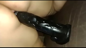 Preview 3 of X X X X Muvi - No pau preto ela goza muito 27 cm