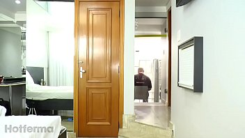 Preview 1 of Brazzers Wife Real - Esposa fodendo com amante pelas costas do marido