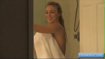 Preview 4 of Boy And Girl Xxxi Vedio - Sexy busty blonde teen amateur Zoey play with her juicy bald pink pussy and big boobs in the shower