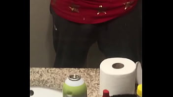 Preview 1 of Klubnichka Porno Skachat Byj - Bored hustlin Scorpio