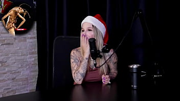Preview 3 of Fucks Soo Hard - Safada se masturba ap&oacute_s dizer que tem vontade de fazer m&eacute_nage,  nunca foi em casa de swing,  gosta de uns tapas,  e perdeu a virgindade com... - Baby Fire (WATCH ON: SHEER/RED)