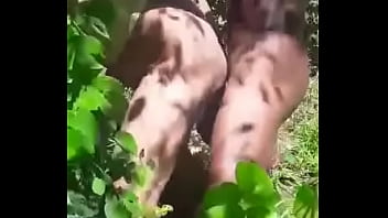 Preview 1 of Xxxxx Assam Video Hot Sexi Mal - Dando o c&uacute_ no mato,  a pic&atilde_o no sem camisinha dando o rabo