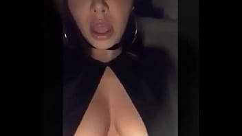 Preview 3 of Blackman Hard Porn - Paola Jara masturbandose en el carro