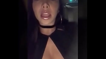 Preview 1 of Blackman Hard Porn - Paola Jara masturbandose en el carro