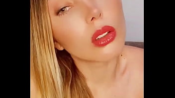 Preview 1 of Russian Big Boob Teen - Vamos a video llamada bb... 11975740713
