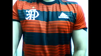 Preview 1 of Moms Fast Jerking Handjob To Son - com uniforme do flamengo