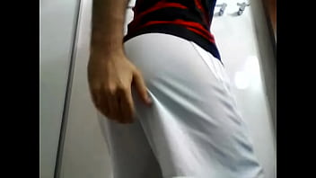 Preview 4 of Moms Fast Jerking Handjob To Son - com uniforme do flamengo