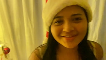 Preview 1 of Extremely Creamy Ebony Pussies - Santa me da su semen como regalo de navidad en nochebuena