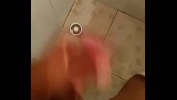 Preview 2 of Naked Arbi Girls - Trolando: Gozou no banho pra uma mulher