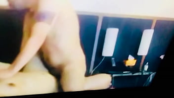 Preview 4 of Wqwehpump - Mi esposa come con su amigo en el hotel y me hace video llamada para que yo disfrute que rico se la coge