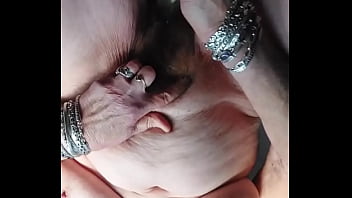 Preview 2 of Asiansexdiary Am - Oma gebruik  dildo en komkommer  in harige