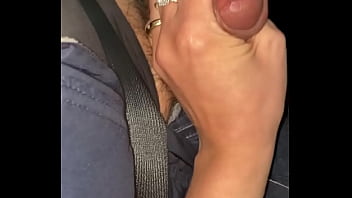 Preview 2 of Black Mom Fick - Conheci no estacionamento da casa de swing e punhetei no carro