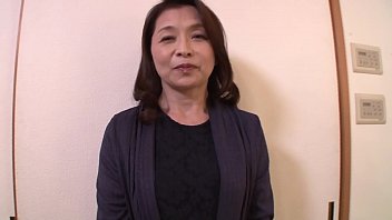 Preview 1 of Bassma Nador - 「初めてがおばさんと生じゃいやかしら？」童貞くんが人妻熟女と最高の筆下ろし性交　遠田恵未