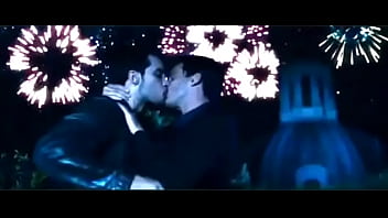 Preview 1 of Swalaat Fuck - Enrico Silvestrin and Lorenzo Balducci Gay Kiss from TV show Tutti I Colori Dell&#039_Amore (Good As You) | GAYLAVIDA.COM