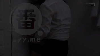 Preview 2 of Sanny Laona Xnxx - 巨乳骚姐姐，寂寞难耐在家看片，被哥哥看到直接推到，精品一线二线良家少妇白领兼职 凤楼探花修车推特@tanhuaziyuan。
