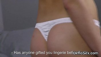 Preview 1 of Raja Dedo De Camello - Insatiable nympho fingers narrowed snatch until she is getting off