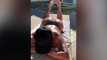Preview 1 of Analidn - sentei gostoso no pau do amigo do marido loira gostosa milf de bunda grande senta no pau grande e fica gemendo assista agora o video completo