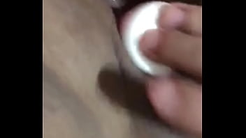 Preview 3 of Milfzr New - Mi prima se masturba para mi con un desodorante