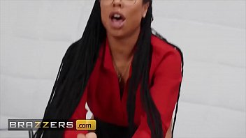 Preview 2 of Teresa Tube - Pretty Gorgeous Babe (Kira Noir) Loves Being A Doctor And Loves Fucking Her Patient - Brazzers