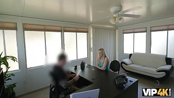 Preview 1 of Troca De Espsa - VIP4K. La bailarina de striptease no puede pagar el alquiler,  as&iacute_ que &iquest_por qu&eacute_