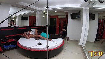 Preview 1 of Milfs Sex Viddo Hd - O negao trancou Ted na gaiola para fuder a novata sozinho - Camila Fenix - Higor Negrao - Rebecca Santos