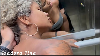 Preview 2 of Bekku Sex - Dei no elevador pro meu vizinho safado que estava afim de comer minha buceta quase fomos pego pela esposa dele